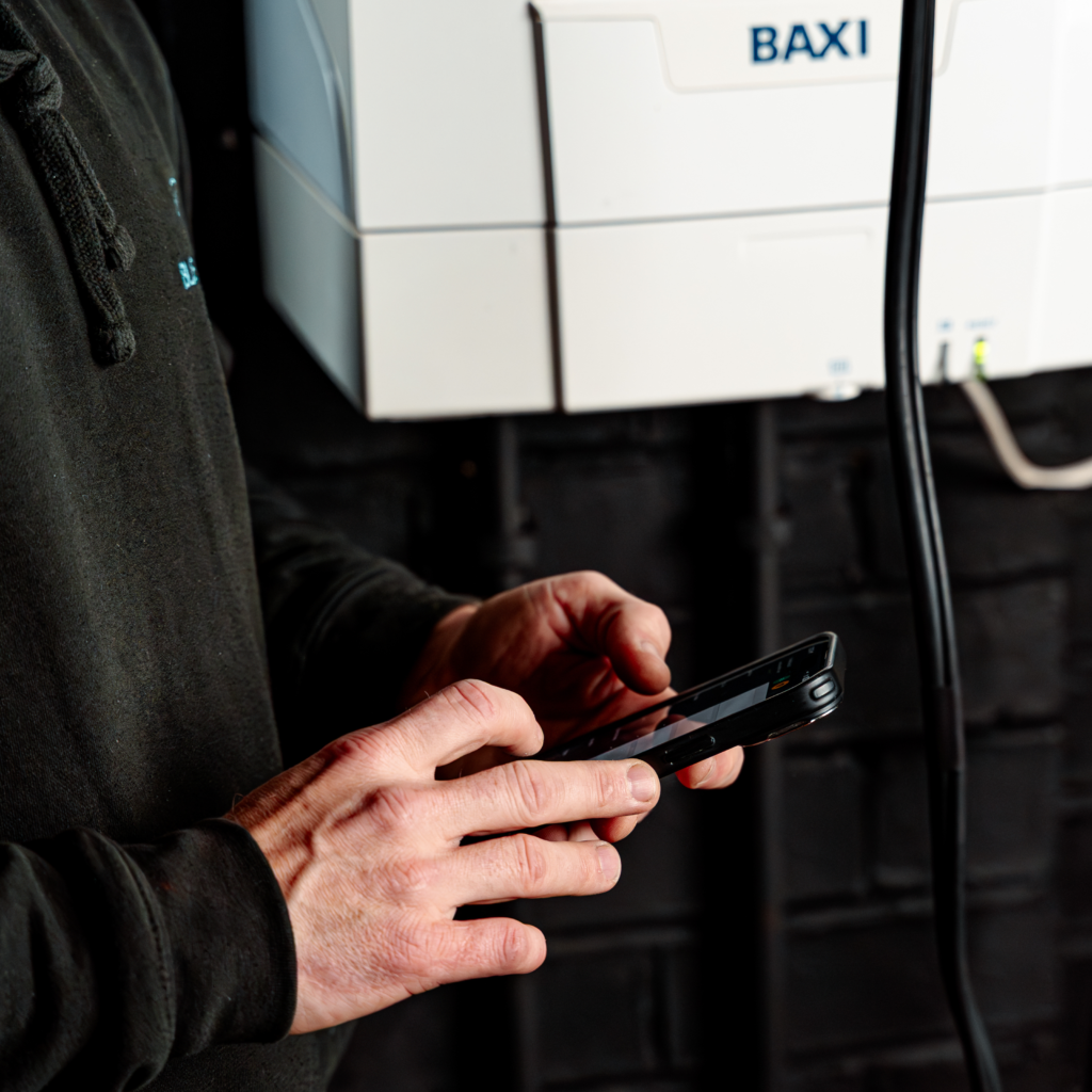 gas engineer using digital certificate software